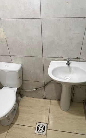 Casa para alugar com 150m², 8 quartos e 2 vagas Casa para alugar com 150m², 8 quartos e 2 vagasBanheiro