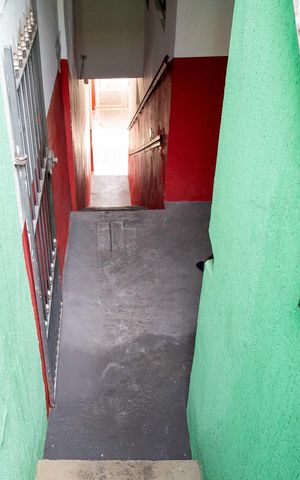 Casa para alugar com 46m², 1 quarto e 1 vagaEscada