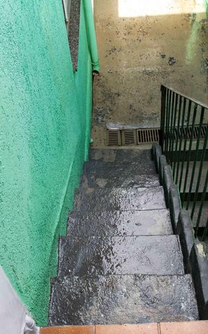 Casa para alugar com 46m², 1 quarto e 1 vagaEscada