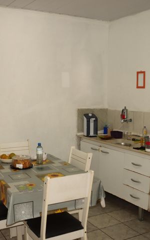 Casa à venda com 80m², 1 quarto e sem vagaSala/Cozinha