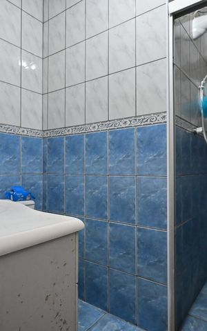 Casa à venda com 110m², 2 quartos e 1 vagaBanheiro