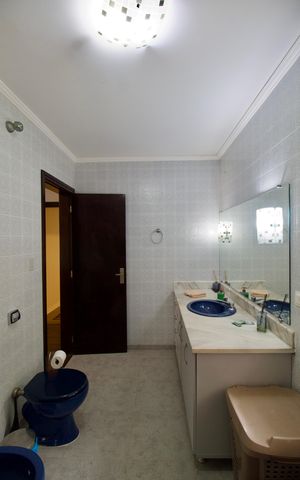 Casa para alugar com 270m², 5 quartos e 3 vagas Casa para alugar com 270m², 5 quartos e 3 vagasBanheiro - Suíte 2