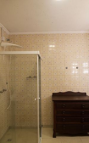 Casa para alugar com 270m², 5 quartos e 3 vagas Casa para alugar com 270m², 5 quartos e 3 vagasBanheiro