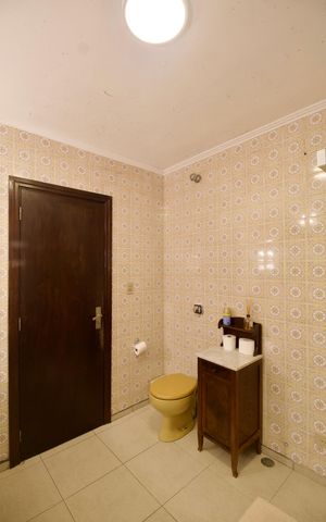 Casa para alugar com 270m², 5 quartos e 3 vagas Casa para alugar com 270m², 5 quartos e 3 vagasBanheiro