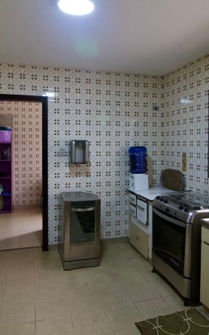 Casa para alugar com 270m², 5 quartos e 3 vagas Casa para alugar com 270m², 5 quartos e 3 vagasCozinha