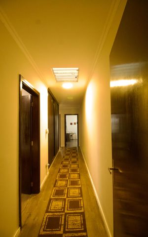 Casa para alugar com 270m², 5 quartos e 3 vagas Casa para alugar com 270m², 5 quartos e 3 vagasCorredor