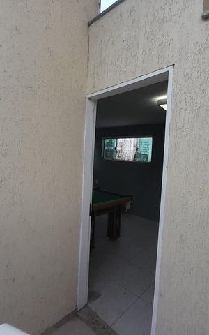 Casa de condomínio à venda com 1116m², 4 quartos e 6 vagas Casa de condomínio à venda com 1116m², 4 quartos e 6 vagasÁrea externa