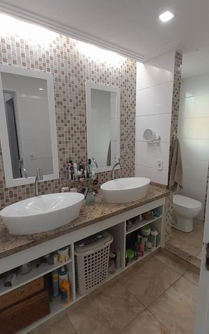 Casa de condomínio à venda com 1116m², 4 quartos e 6 vagas Casa de condomínio à venda com 1116m², 4 quartos e 6 vagasBanheiro 3