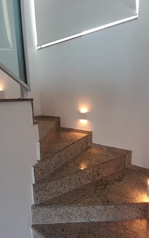 Casa de condomínio à venda com 1116m², 4 quartos e 6 vagas Casa de condomínio à venda com 1116m², 4 quartos e 6 vagasCorredor