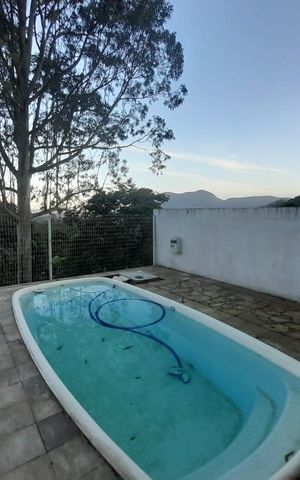 Casa de condomínio à venda com 1116m², 4 quartos e 6 vagas Casa de condomínio à venda com 1116m², 4 quartos e 6 vagasÁrea externa