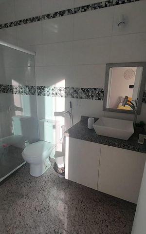 Casa de condomínio à venda com 1116m², 4 quartos e 6 vagas Casa de condomínio à venda com 1116m², 4 quartos e 6 vagasBanheiro 2