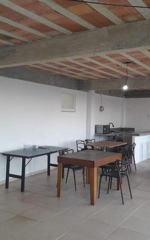Casa de condomínio à venda com 1116m², 4 quartos e 6 vagas Casa de condomínio à venda com 1116m², 4 quartos e 6 vagasÁrea externa