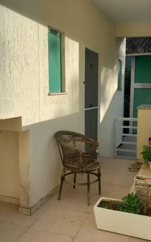 Casa de condomínio à venda com 1116m², 4 quartos e 6 vagas Casa de condomínio à venda com 1116m², 4 quartos e 6 vagasÁrea externa