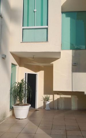 Casa de condomínio à venda com 1116m², 4 quartos e 6 vagas Casa de condomínio à venda com 1116m², 4 quartos e 6 vagasÁrea externa