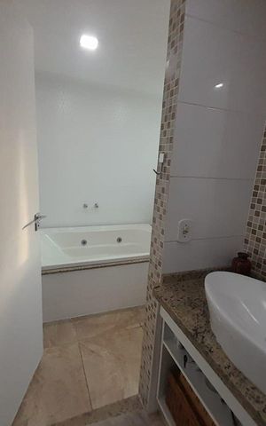 Casa de condomínio à venda com 1116m², 4 quartos e 6 vagas Casa de condomínio à venda com 1116m², 4 quartos e 6 vagasBanheiro 3