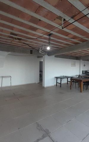 Casa de condomínio à venda com 1116m², 4 quartos e 6 vagas Casa de condomínio à venda com 1116m², 4 quartos e 6 vagasÁrea externa