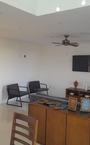 Casa de condomínio à venda com 1116m², 4 quartos e 6 vagas Casa de condomínio à venda com 1116m², 4 quartos e 6 vagasSala
