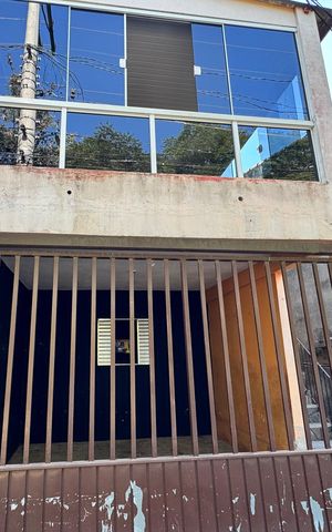 Casa para alugar com 80m², 2 quartos e sem vaga Casa para alugar com 80m², 2 quartos e sem vagaFachada