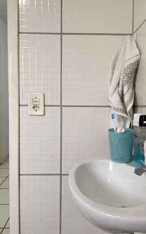 Casa à venda com 52m², 2 quartos e sem vaga Casa à venda com 52m², 2 quartos e sem vagaBanheiro