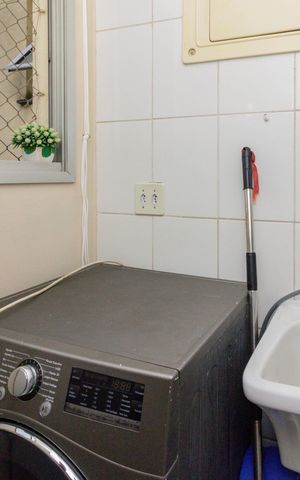 Apartamento à venda com 55m², 3 quartos e 1 vaga Apartamento à venda com 55m², 3 quartos e 1 vagaLavanderia