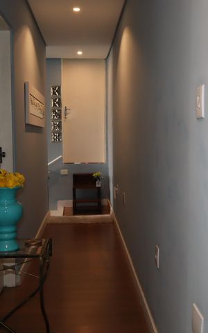 Casa para alugar com 100m², 2 quartos e 2 vagasCorredor