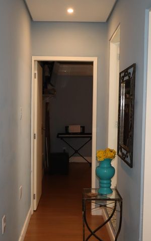 Casa para alugar com 100m², 2 quartos e 2 vagasCorredor