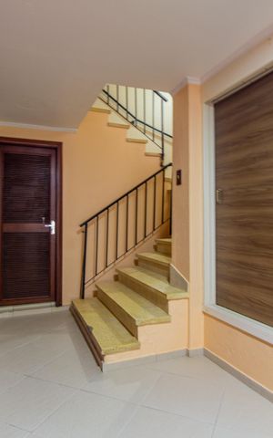 Casa de condomínio à venda com 127m², 3 quartos e 2 vagas Casa de condomínio à venda com 127m², 3 quartos e 2 vagasÁrea externa