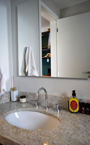 Apartamento à venda com 78m², 2 quartos e 1 vagaBanheiro da Suíte 1