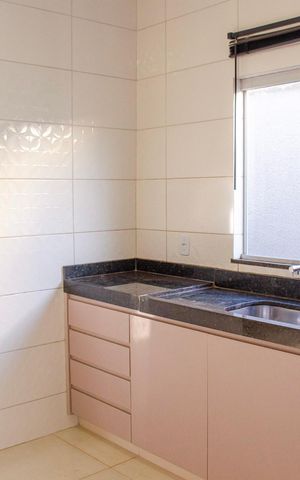 Casa à venda com 72m², 2 quartos e 2 vagas