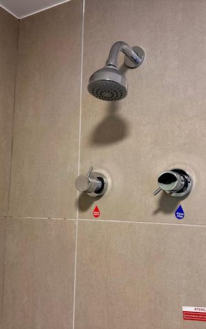 Studio para alugar com 27m², 1 quarto e sem vaga Studio para alugar com 27m², 1 quarto e sem vagaBanheiro