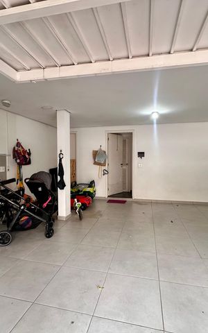 Casa de condomínio para alugar com 320m², 3 quartos e 5 vagas Casa de condomínio para alugar com 320m², 3 quartos e 5 vagasGaragem