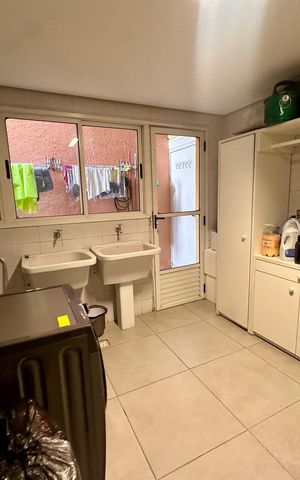 Casa de condomínio para alugar com 320m², 3 quartos e 5 vagas Casa de condomínio para alugar com 320m², 3 quartos e 5 vagasLavanderia