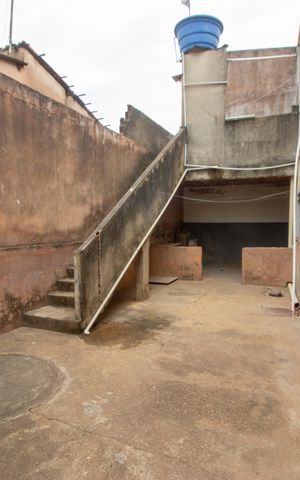 Casa à venda com 270m², 6 quartos e 5 vagasÁrea externa