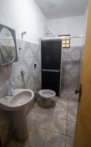 Casa à venda com 270m², 6 quartos e 5 vagasBanheiro social