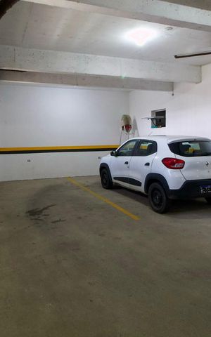 Apartamento à venda com 150m², 3 quartos e 2 vagas Apartamento à venda com 150m², 3 quartos e 2 vagasGaragem dupla