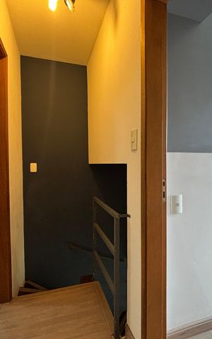 Casa para alugar com 120m², 3 quartos e 2 vagas Casa para alugar com 120m², 3 quartos e 2 vagasCorredor segundo piso