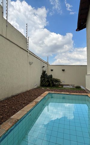Casa para alugar com 120m², 3 quartos e 2 vagas Casa para alugar com 120m², 3 quartos e 2 vagasPiscina