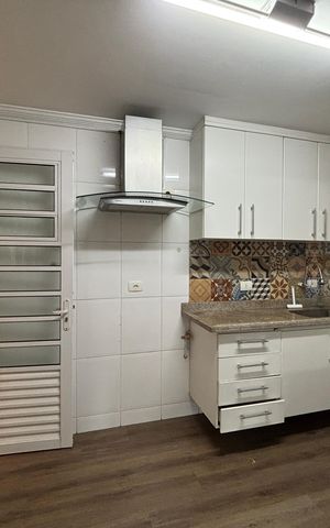 Casa para alugar com 120m², 3 quartos e 2 vagas Casa para alugar com 120m², 3 quartos e 2 vagasCozinha