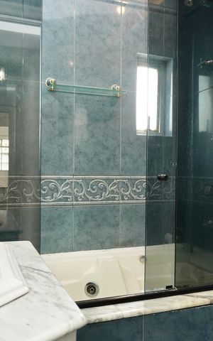Apartamento à venda com 156m², 4 quartos e sem vaga Apartamento à venda com 156m², 4 quartos e sem vagaBanheiro da Suíte
