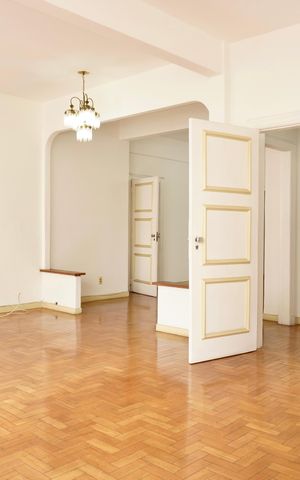 Apartamento à venda com 156m², 4 quartos e sem vaga Apartamento à venda com 156m², 4 quartos e sem vagaSala