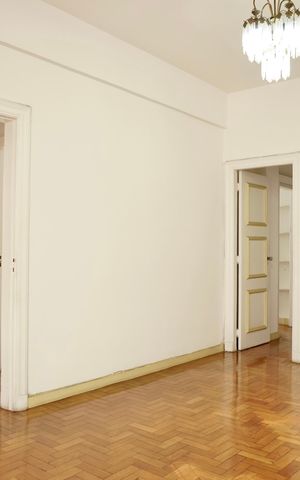 Apartamento à venda com 156m², 4 quartos e sem vaga Apartamento à venda com 156m², 4 quartos e sem vagaSala