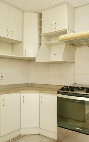 Apartamento à venda com 156m², 4 quartos e sem vaga Apartamento à venda com 156m², 4 quartos e sem vagaCozinha e Área de Serviço