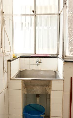 Apartamento à venda com 156m², 4 quartos e sem vaga Apartamento à venda com 156m², 4 quartos e sem vagaCozinha e Área de Serviço