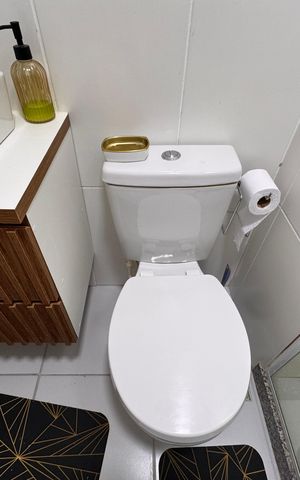 Casa de condomínio para alugar com 47m², 2 quartos e 1 vaga Casa de condomínio para alugar com 47m², 2 quartos e 1 vagaBanheiro Social