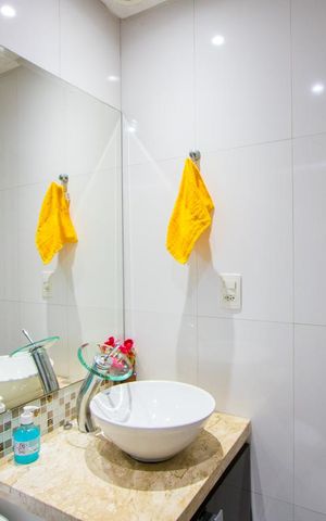 Apartamento à venda com 51m², 2 quartos e 1 vaga Apartamento à venda com 51m², 2 quartos e 1 vagaBanheiro