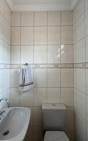 Casa à venda com 180m², 3 quartos e 2 vagas Casa à venda com 180m², 3 quartos e 2 vagasLavabo