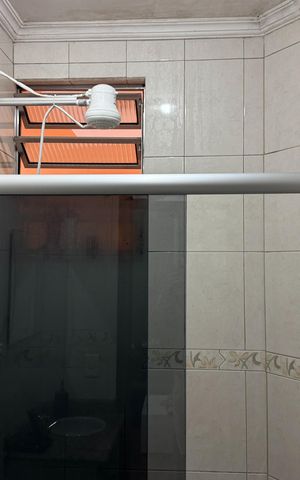 Casa à venda com 180m², 3 quartos e 2 vagas Casa à venda com 180m², 3 quartos e 2 vagasBanheiro Social