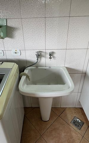 Casa à venda com 180m², 3 quartos e 2 vagas Casa à venda com 180m², 3 quartos e 2 vagasÁrea de Serviço
