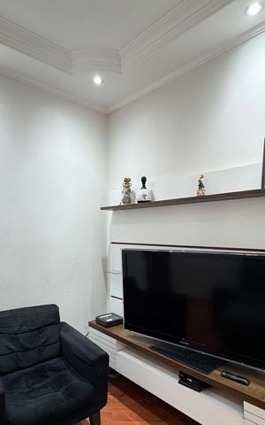 Casa à venda com 180m², 3 quartos e 2 vagas Casa à venda com 180m², 3 quartos e 2 vagasSala