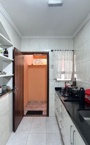 Casa à venda com 180m², 3 quartos e 2 vagas Casa à venda com 180m², 3 quartos e 2 vagasCozinha
